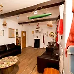 Yha Boggle Hole Hostel *