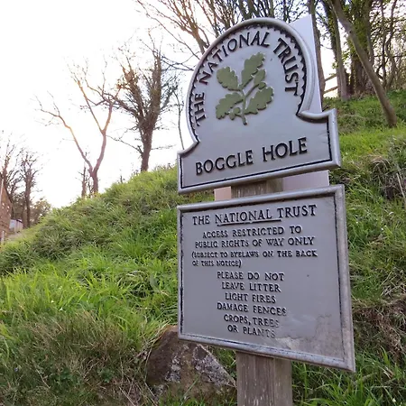 Yha Boggle Hole * Fylingthorpe