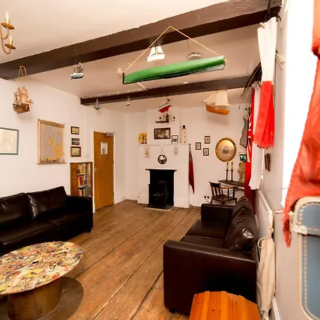Yha Boggle Hole Hostel *