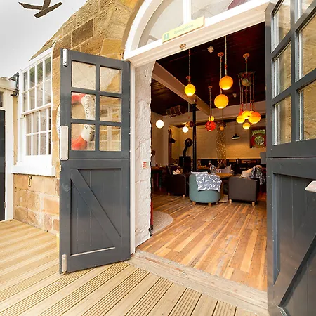 Hostel Yha Boggle Hole